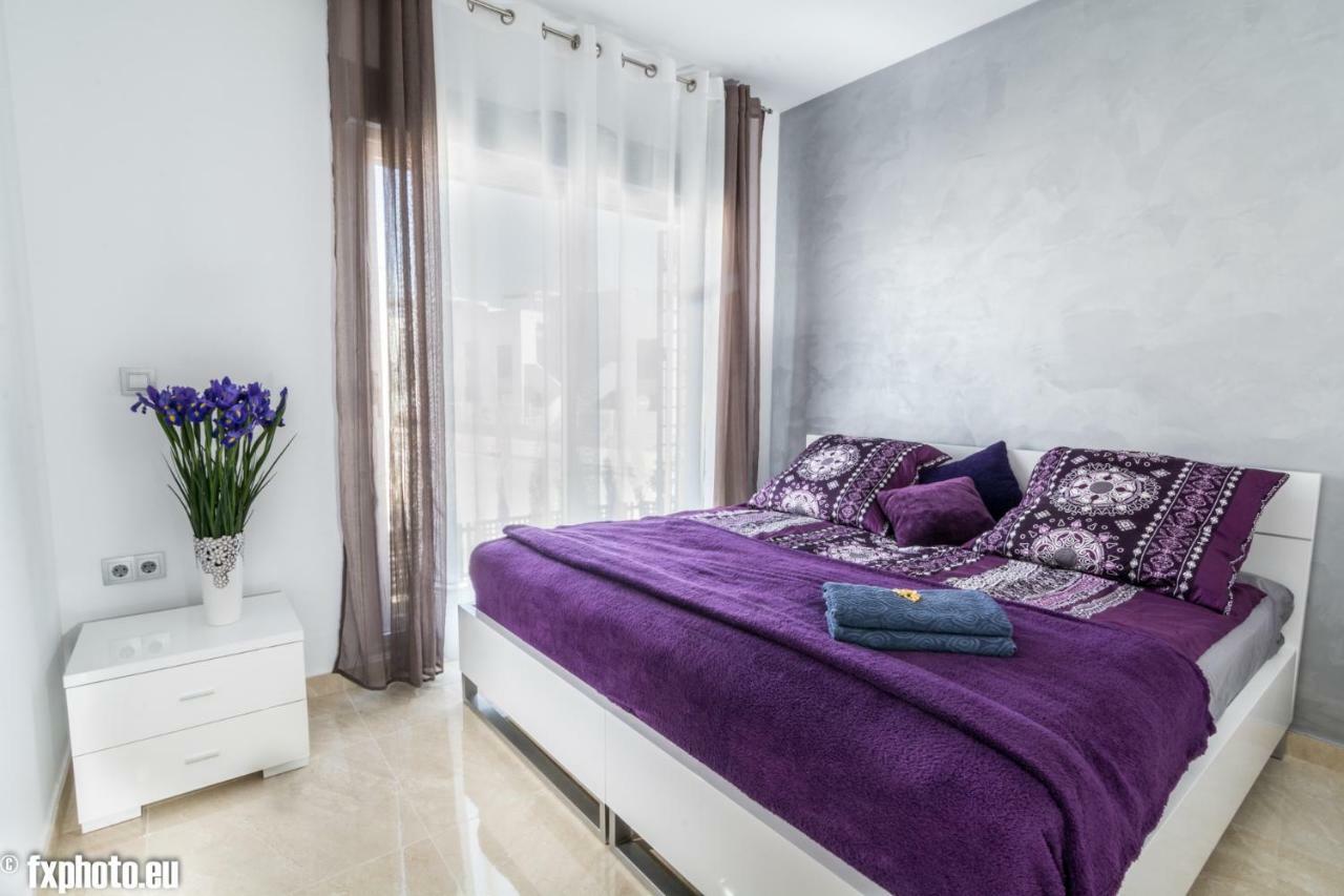 Eluxuria Sunny Villa ตอร์เรเวียคา ภายนอก รูปภาพ