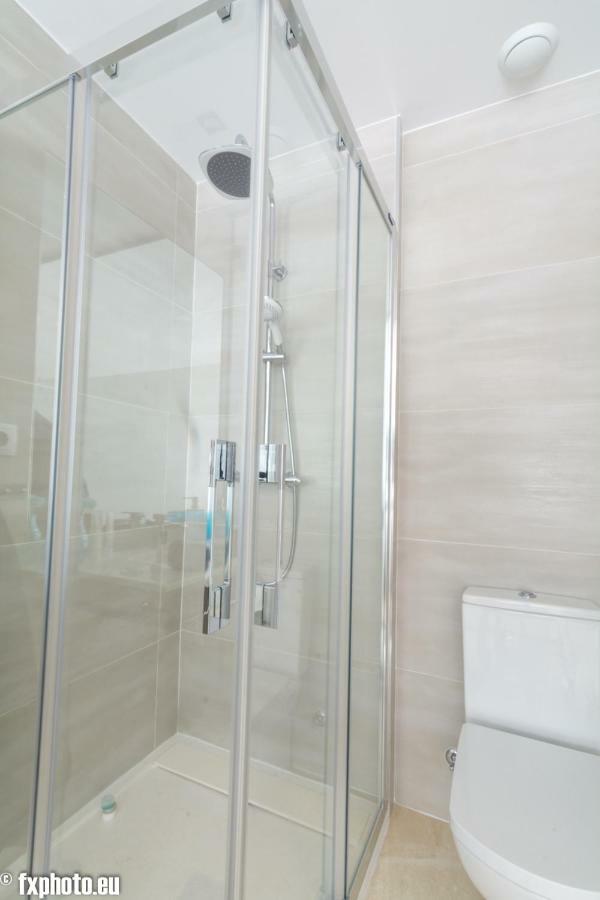 Eluxuria Sunny Villa ตอร์เรเวียคา ภายนอก รูปภาพ