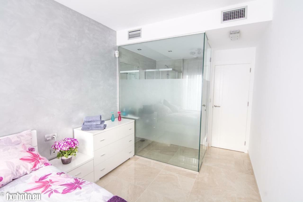 Eluxuria Sunny Villa ตอร์เรเวียคา ภายนอก รูปภาพ